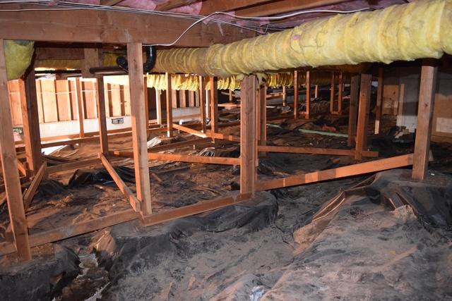 5bda34fe573ec before 3 Crawl space condensation